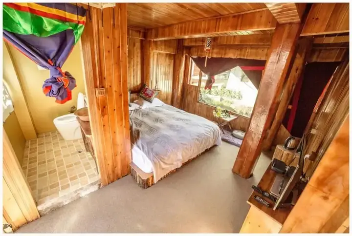 Шангри-Ла: Yis Hostel