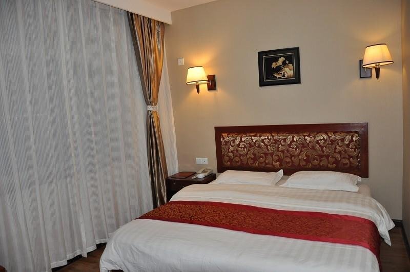 Чжанцзяцзе: Longyi Business Hotel