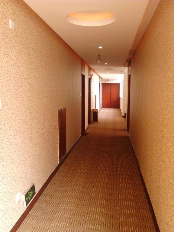 Чжанцзяцзе: Longyi Business Hotel