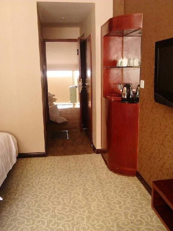 Чжанцзяцзе: Longyi Business Hotel