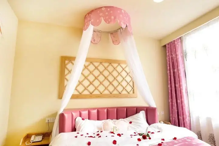 Чжанцзяцзе: Zhangjiajie Meet Themed Inn
