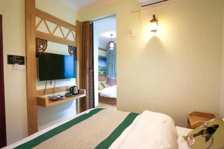 Чжанцзяцзе: Zhangjiajie Meet Themed Inn