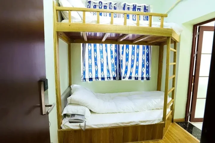 Чжанцзяцзе: Zhangjiajie Meet Themed Inn