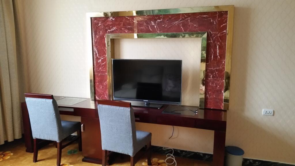 Липинг: Li Ping Hotel