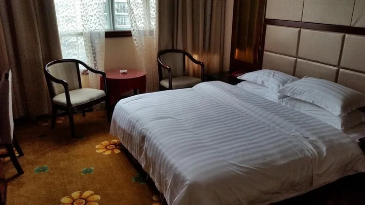 Липинг: Li Ping Hotel