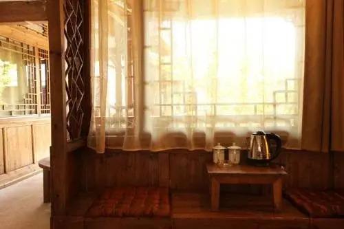 Лицзян: Lijiang Hua Qian Yue Xia Inn