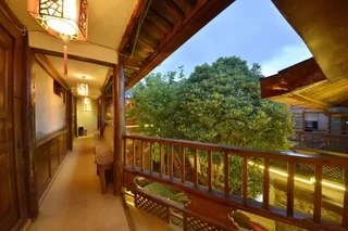 Лицзян: Lijiang Hua Qian Yue Xia Inn