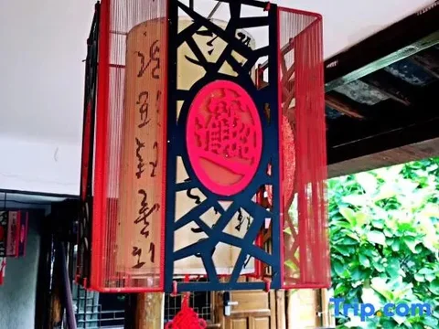 Лицзян: Lijiang Hua Qian Yue Xia Inn