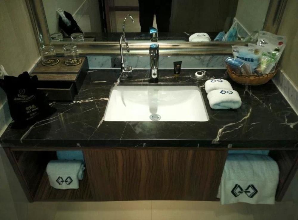 Циндао: Mingdu Gloria Plaza Hotel Qingdao