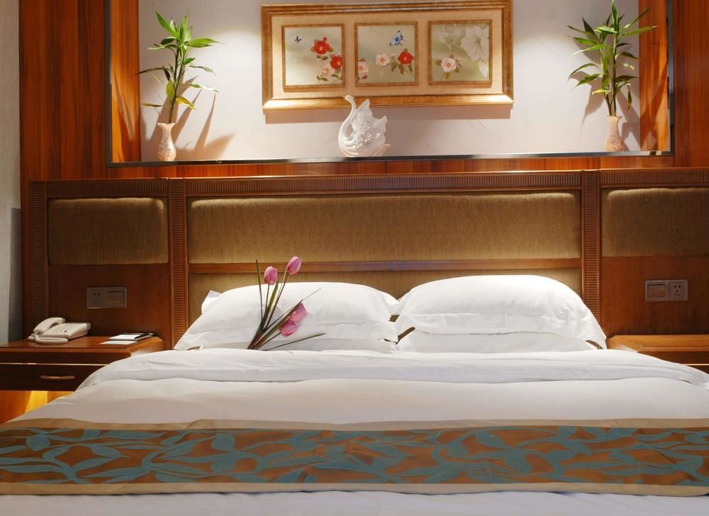 Циндао: Mingdu Gloria Plaza Hotel Qingdao