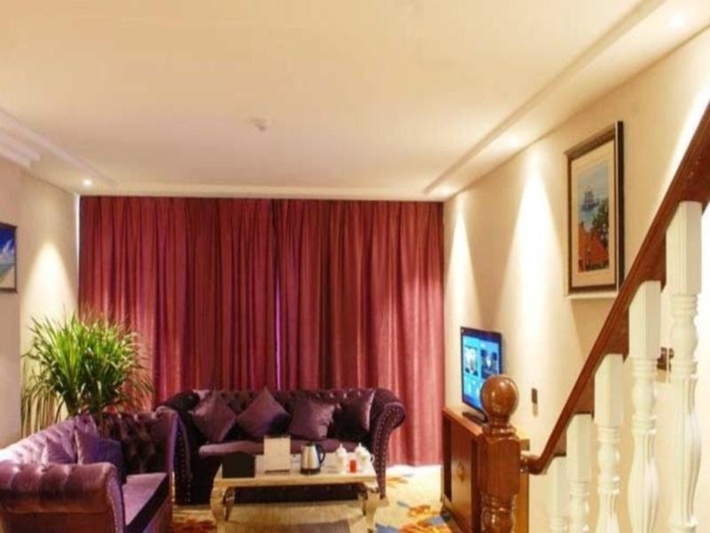Циндао: Mingdu Gloria Plaza Hotel Qingdao
