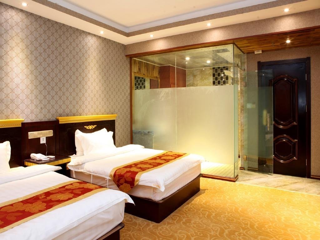 Цзинхун: Peacock Princess Hotel