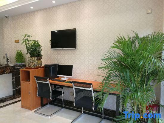 Шанхай: Shell Shanghai Pudong New District Zhongke Road Ho