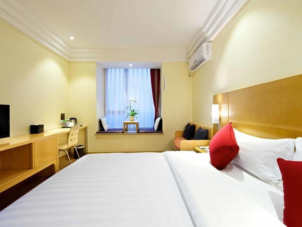 Чэнду: Ibis Wenjiang Floraland