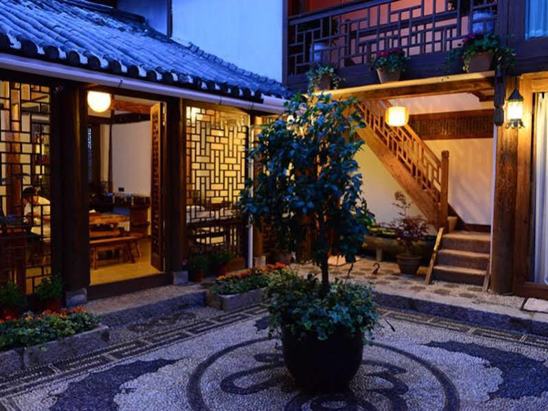 Лицзян: Lijiang Xianshe House