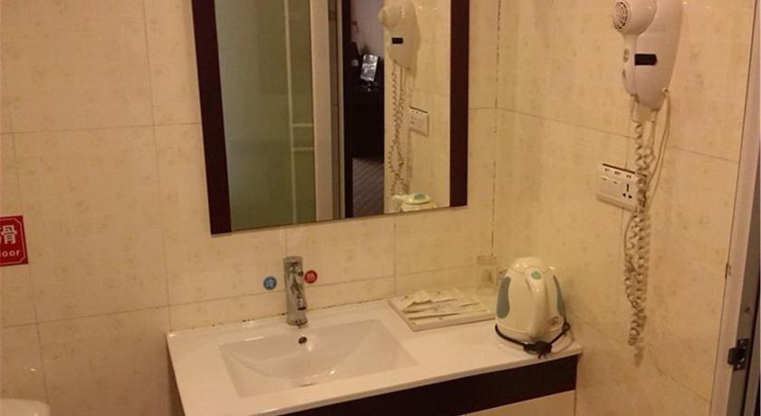 Шиянь: Wudangshan Yinjie Holiday Hotel