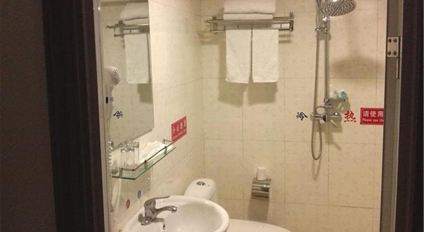 Шиянь: Wudangshan Yinjie Holiday Hotel