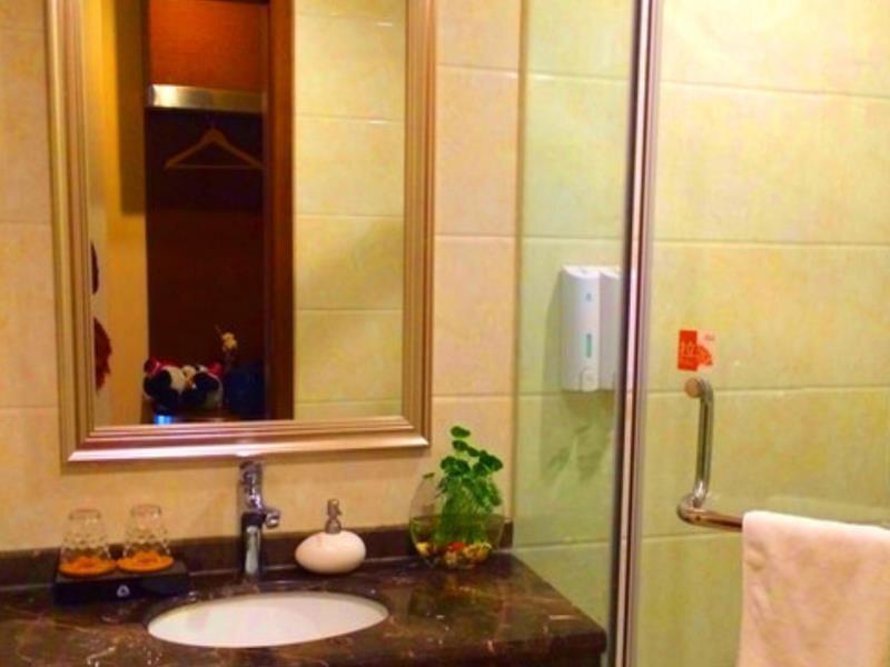 Чэнду: T hotel