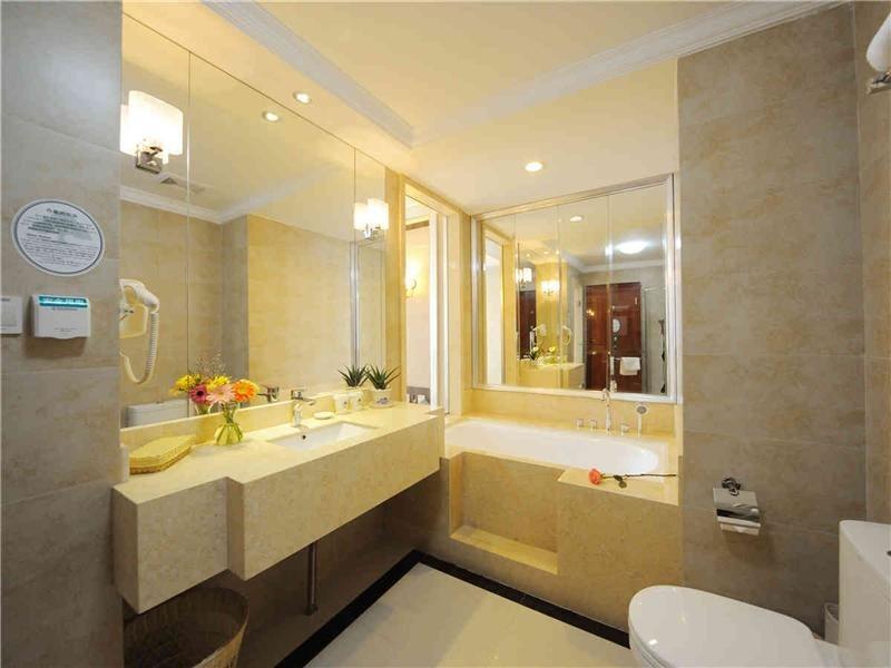 Шанхай: GreenTree Inn Shanghai West Huaxia Road Subway Station Hotel