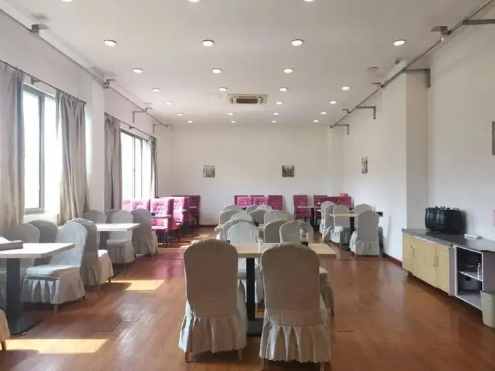 Шанхай: GreenTree Inn Shanghai West Huaxia Road Subway Station Hotel