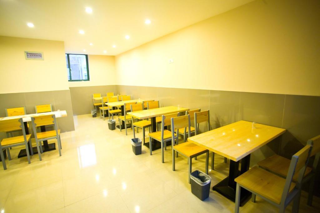 Шанхай: GreenTree Inn Shanghai Meilan Lake Hutai Road Express Hotel