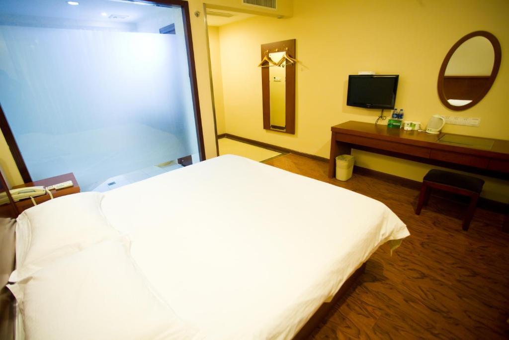 Шанхай: GreenTree Inn Shanghai Meilan Lake Hutai Road Express Hotel
