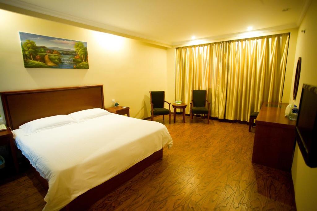 Шанхай: GreenTree Inn Shanghai Meilan Lake Hutai Road Express Hotel