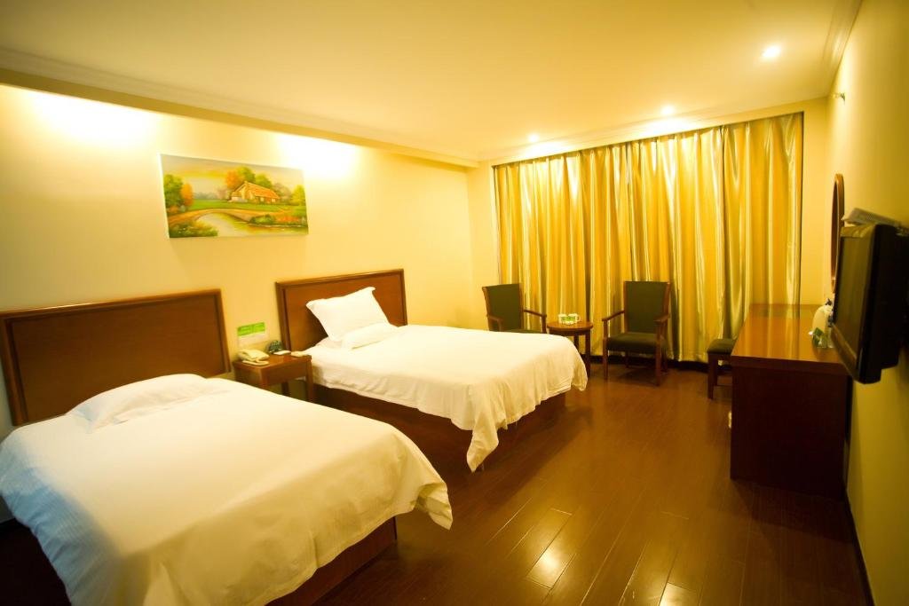 Шанхай: GreenTree Inn Shanghai Meilan Lake Hutai Road Express Hotel