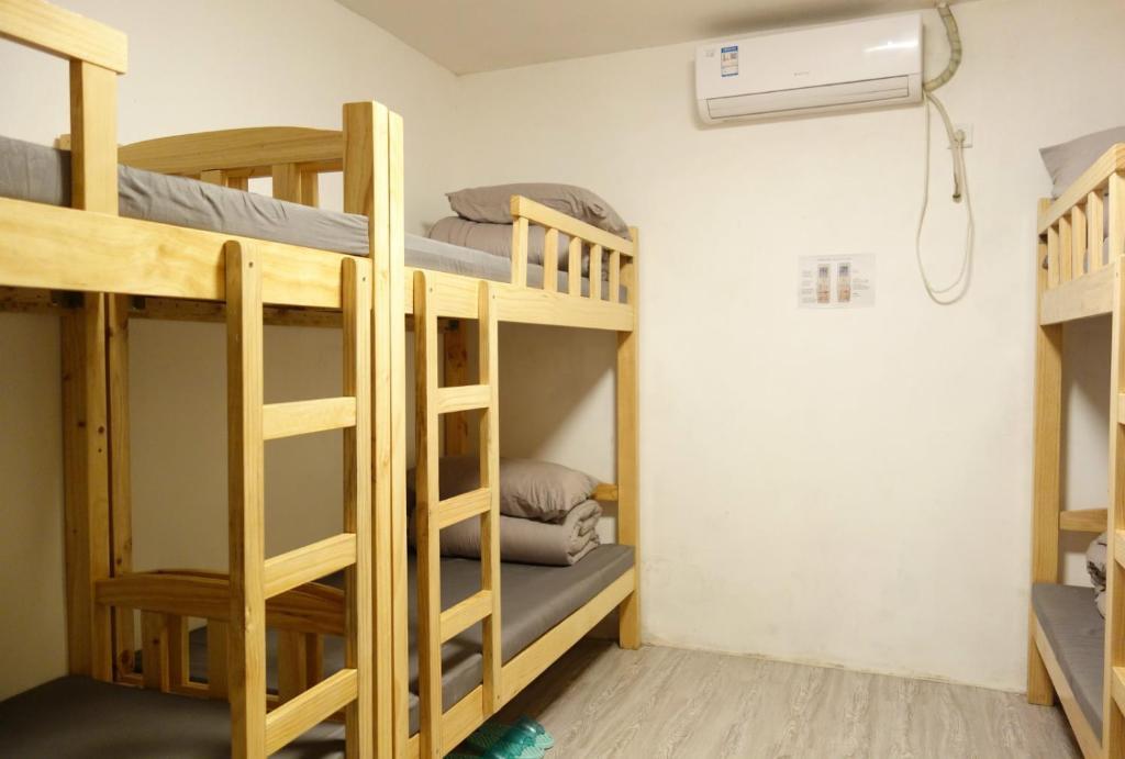Шанхай: Hidden Garden International Youth Hostel - Oriental Pearl & Lujiazui