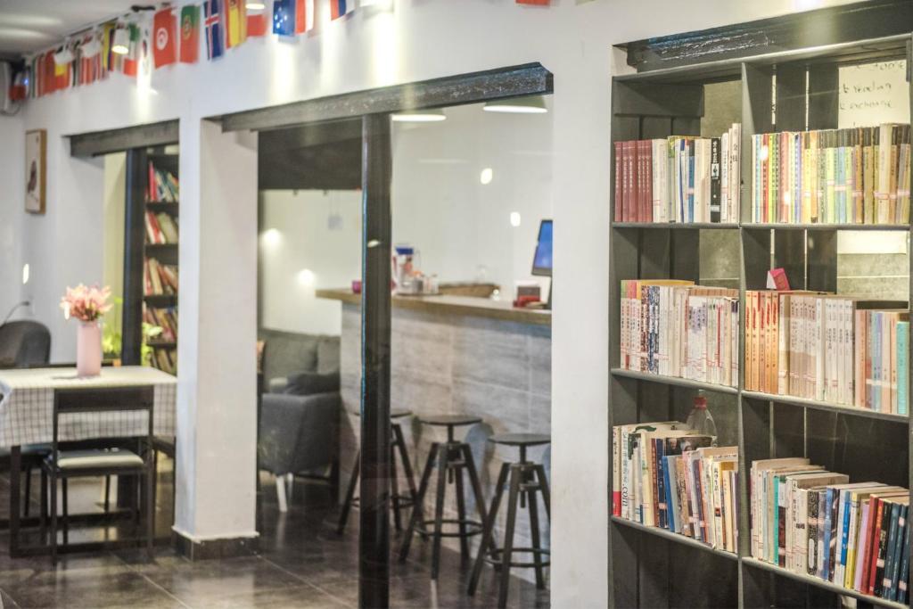 Шанхай: Hidden Garden International Youth Hostel - Oriental Pearl & Lujiazui