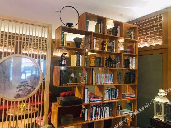 Циньхуандао: James Joyce Coffetel Qinhuangdao People Park Plaza