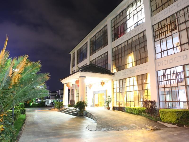 Tengchong Yun Wu Hotel — фото 1
