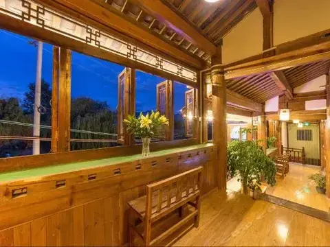 Лицзян: Lijiang Lake House