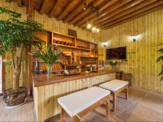 Лицзян: Lijiang Lake House