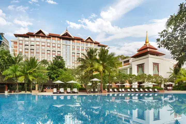 Шангри-Ла: Hotel & Suites Shangri-La