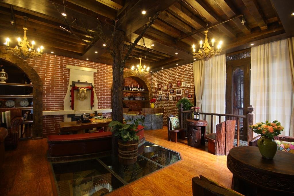 Лицзян: Zhiyun Mansion   Lijiang Naxi-style Local Experience Boutique Guesthouse
