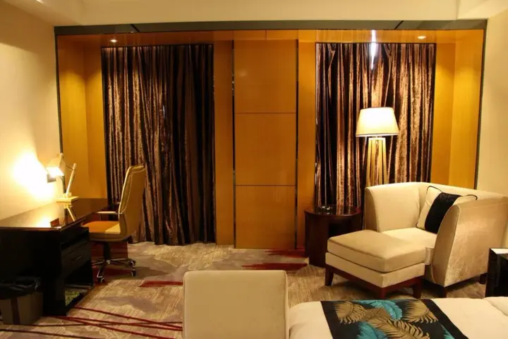 Фошань: Sweet World Hotel (Foshan Jihuayuan, Zumiao)
