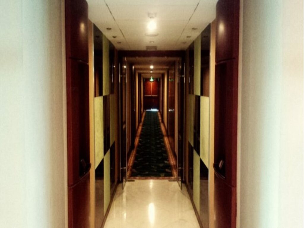Maochen New Century Hotel — фото 1