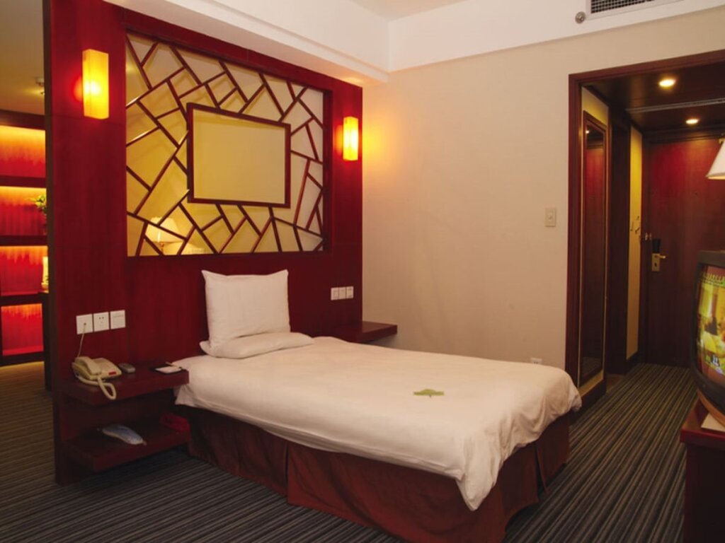 Maochen New Century Hotel — фото 3