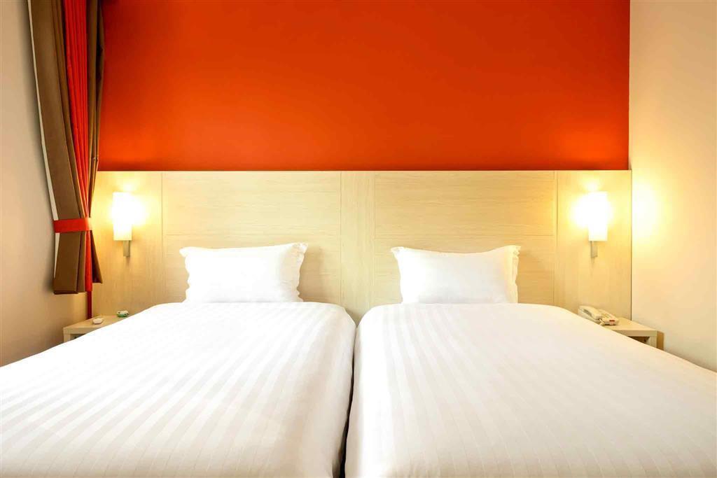 Цзинань: ibis Jinan Jingwu RD