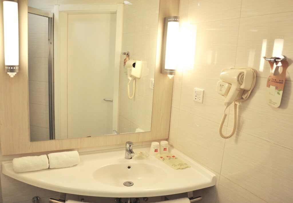 Цзинань: ibis Jinan Jingwu RD