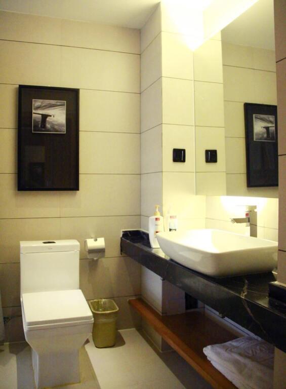 Чжанцзяцзе: Zhangjiajie Biway Fashion Hotel