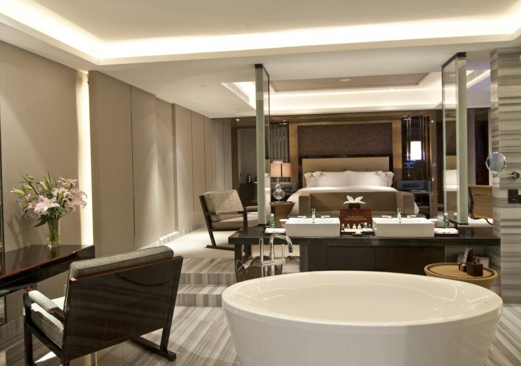 Санья: Sanya Visun Royal Yacht Hotel