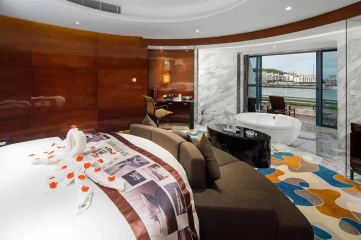 Санья: Sanya Visun Royal Yacht Hotel