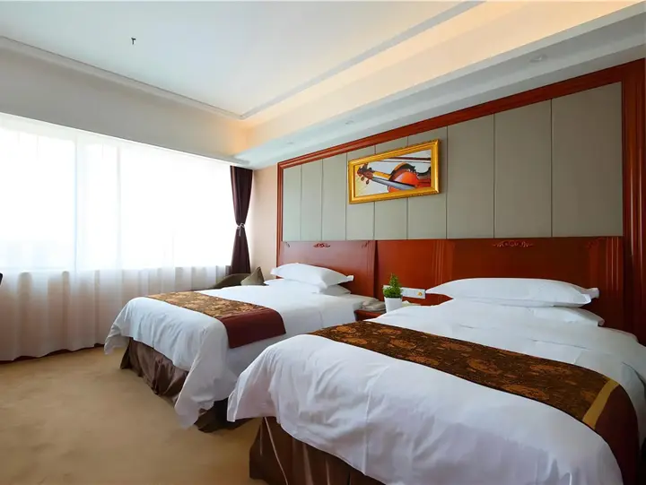 Шанхай: Vienna International Hotel Shanghai Disneyland Tour Shop
