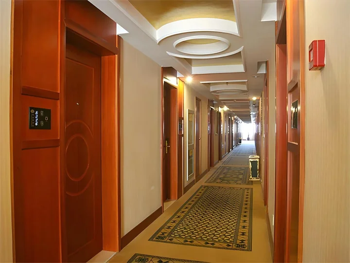 Шанхай: Vienna International Hotel Shanghai Disneyland Tour Shop