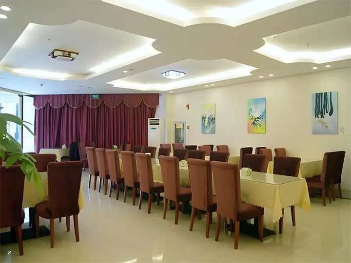 Шанхай: Vienna International Hotel Shanghai Disneyland Tour Shop