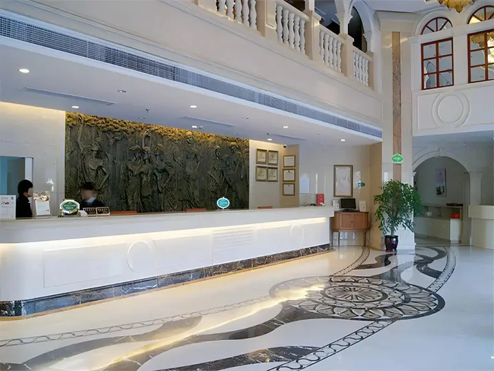 Шанхай: Vienna International Hotel Shanghai Disneyland Tour Shop