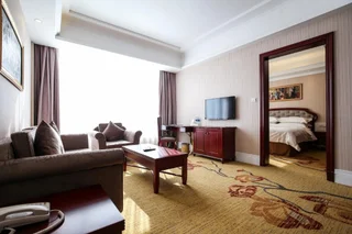 Шанхай: Vienna International Hotel Shanghai Disneyland Tour Shop