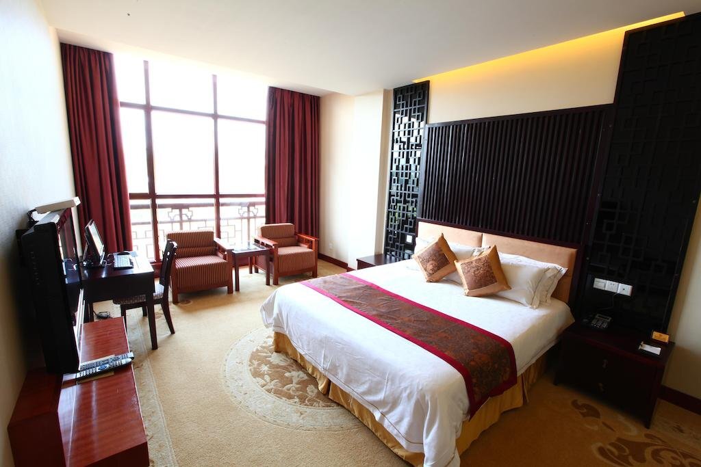 Хэчжоу: He Zhou Huang Yao Jiu Hu Shan Hotel